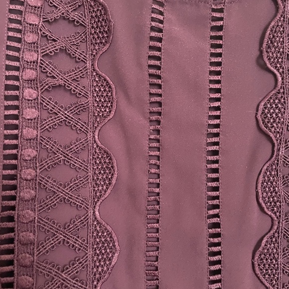 Ann Taylor Burgundy sleeveless blouse Petite XL - Picture 3 of 4